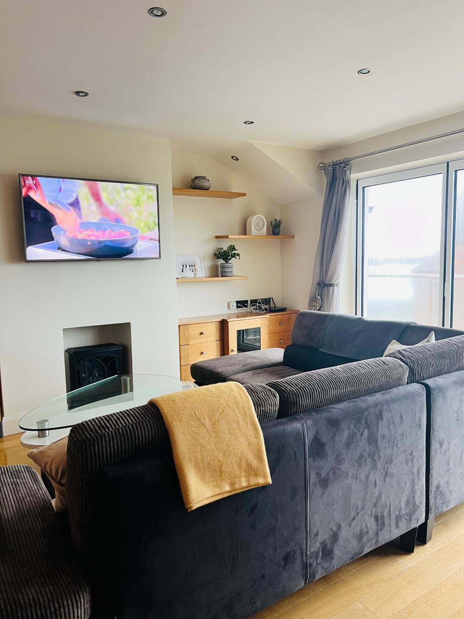 Penthouse Apartment - Town Centre, Sea Views, Secure Parking Portrush Ngoại thất bức ảnh