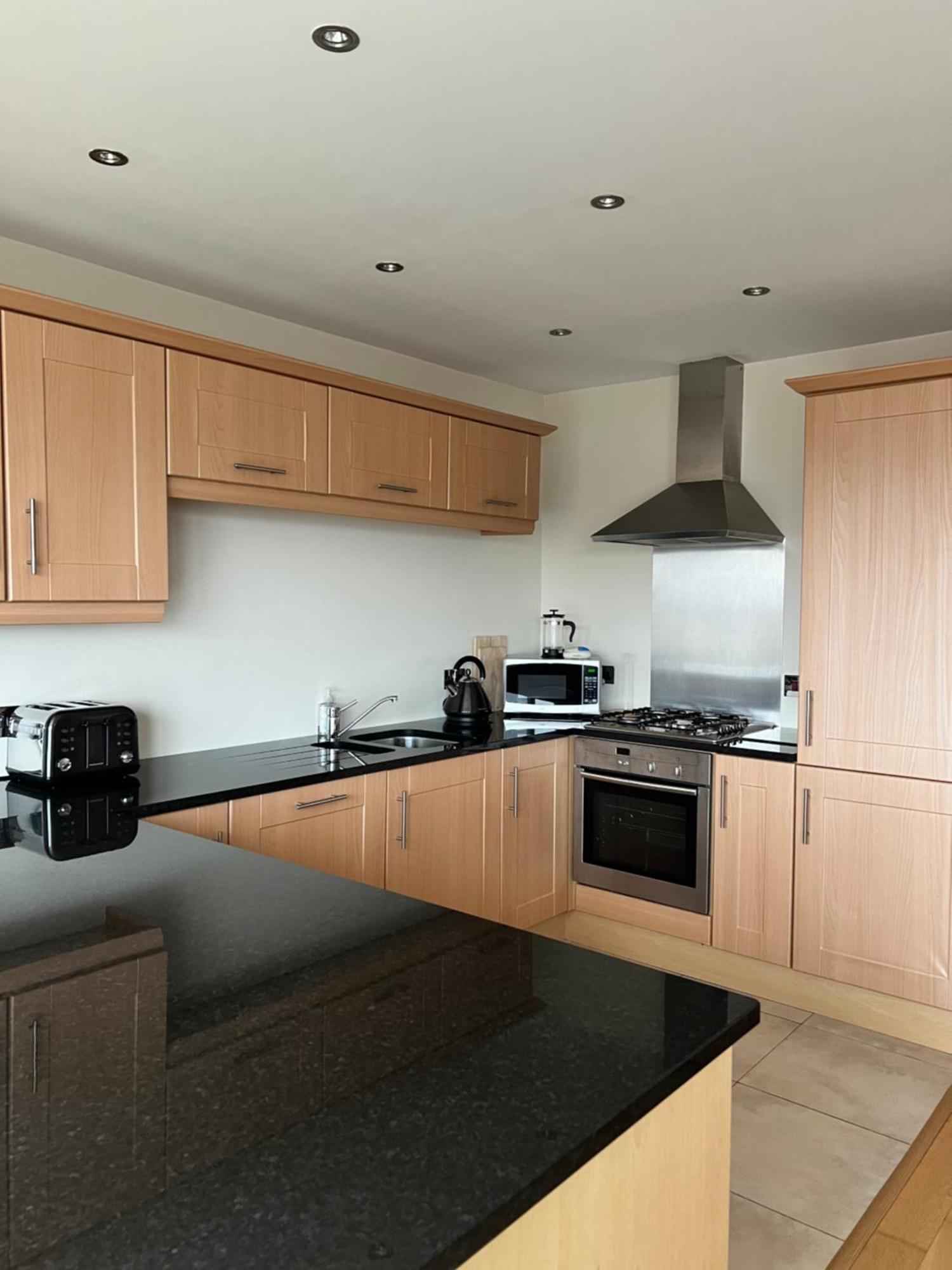 Penthouse Apartment - Town Centre, Sea Views, Secure Parking Portrush Ngoại thất bức ảnh