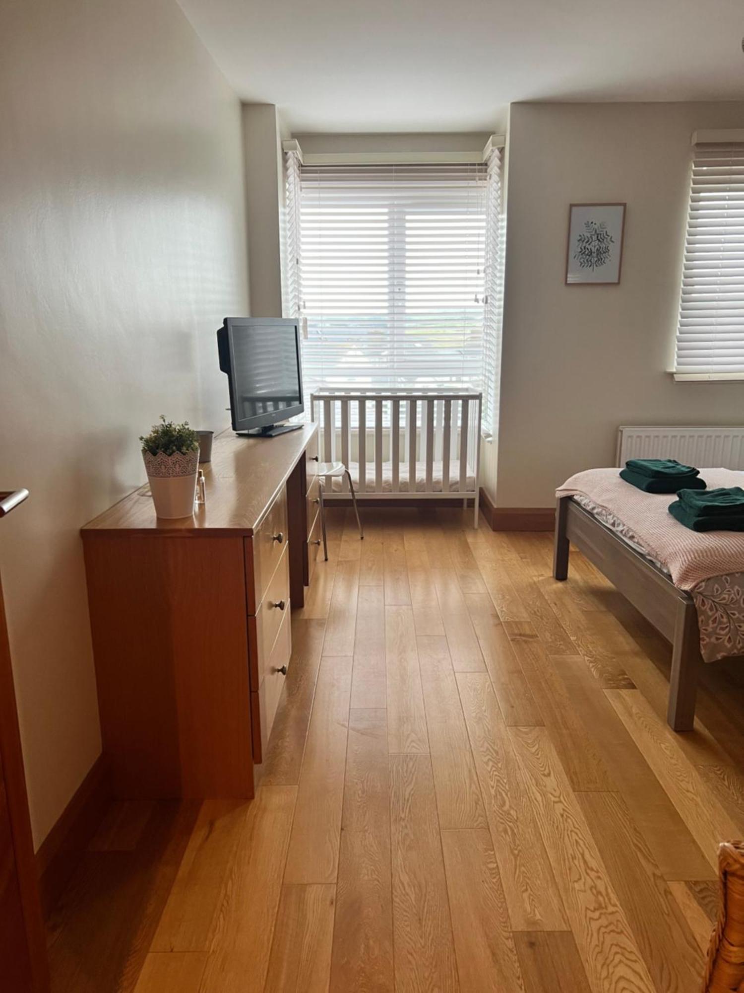 Penthouse Apartment - Town Centre, Sea Views, Secure Parking Portrush Ngoại thất bức ảnh